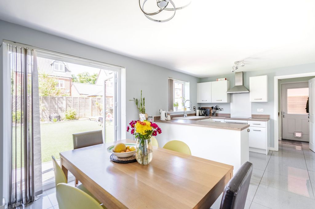 Property photo 3 of 22