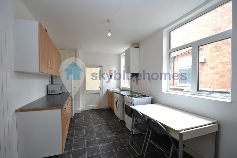 Property photo 2 of 7 Photo 3