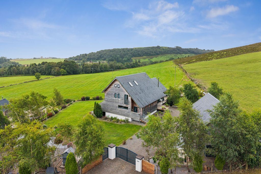 Property photo 2 of 56