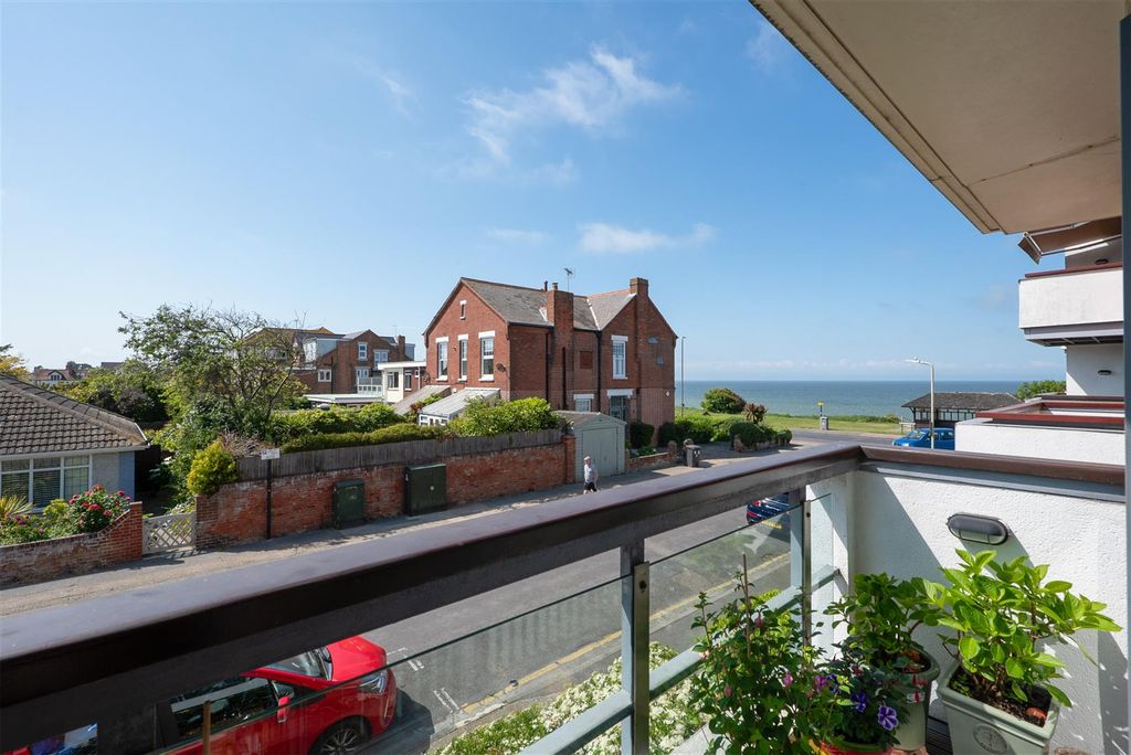 Property photo 3 of 21 Graystone Road, Tankerton, Whitstable