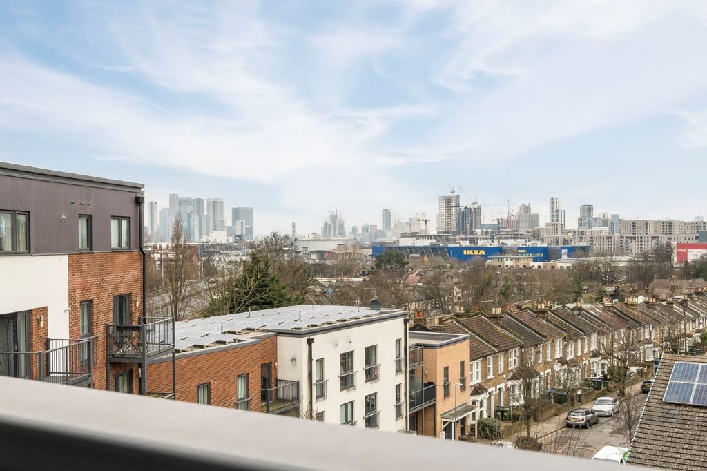 Property photo 2 of 9 Picture No. 18