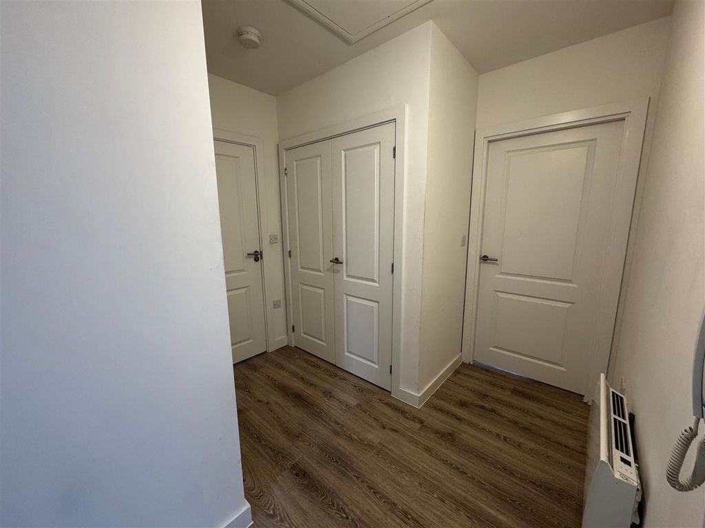 Property photo 3 of 15 Hallway 2.Jpg