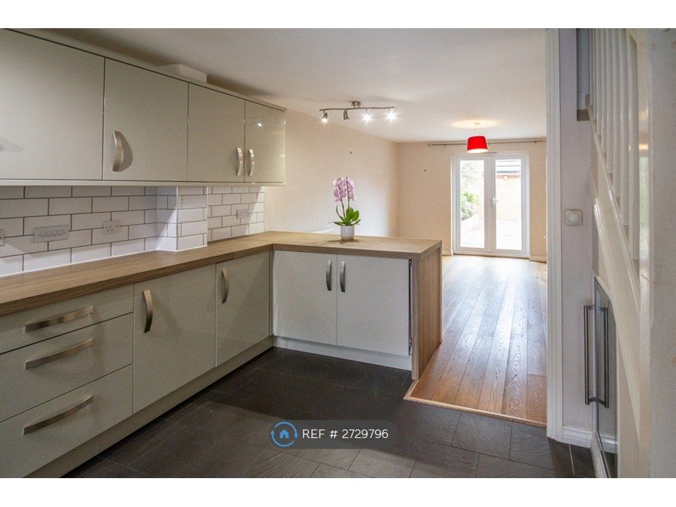 Property photo 3 of 28