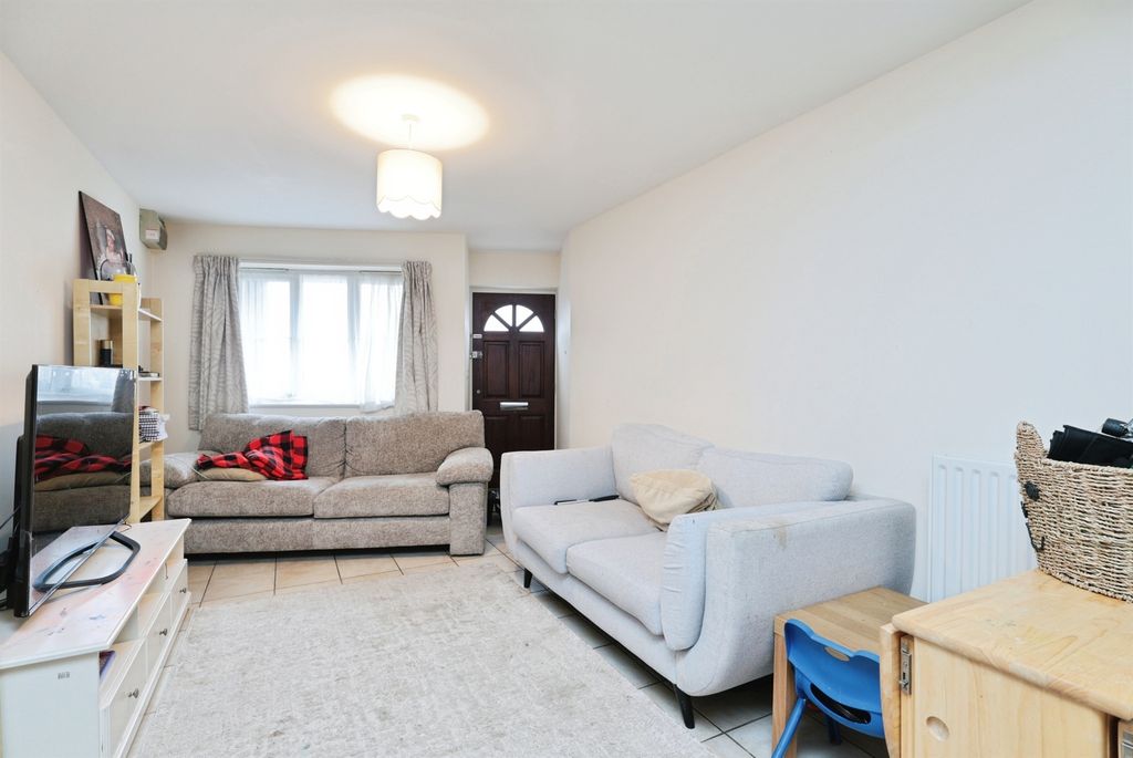 Property photo 3 of 13