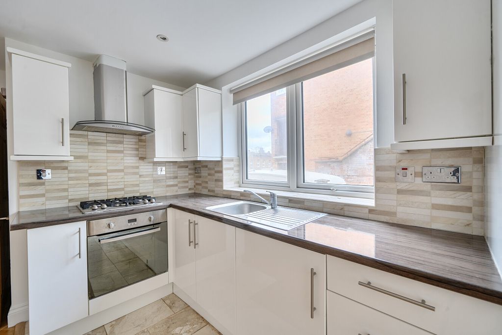 Property photo 1 of 9 1439822-7-69ce563...