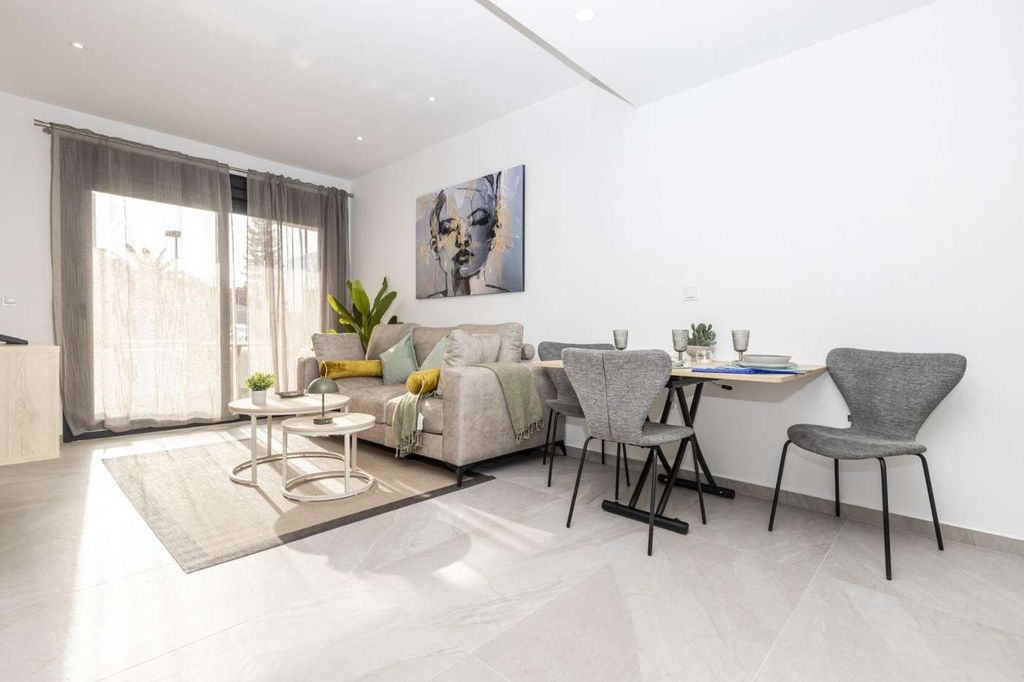 Property photo 1 of 25 New-Build Apartments With Communal Pool In Nueva Torrevieja