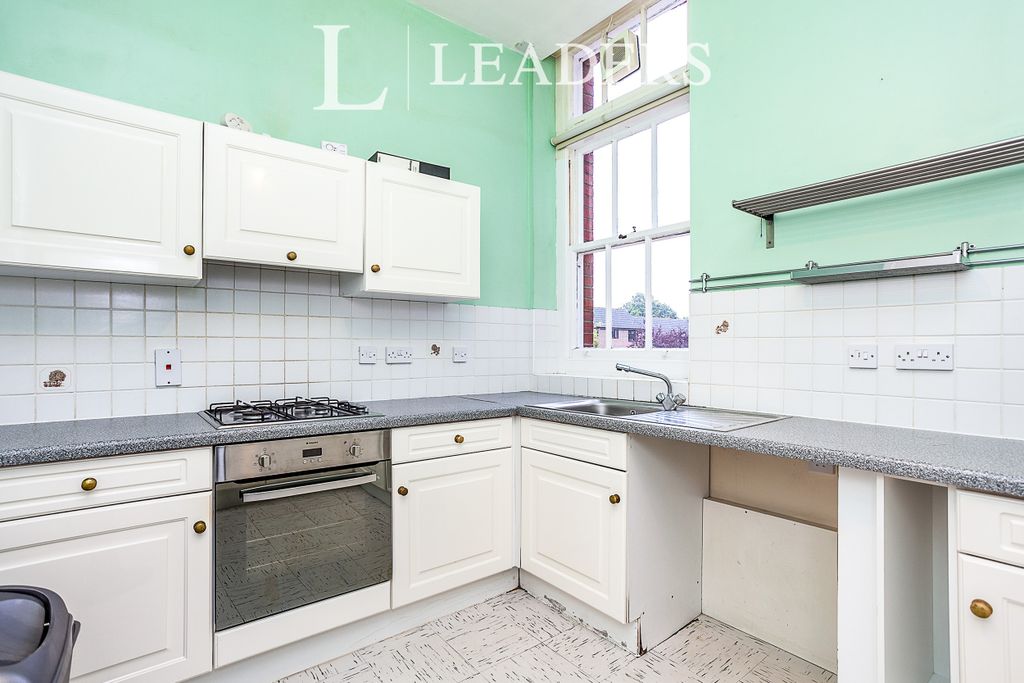 Property photo 2 of 12 Kitchen