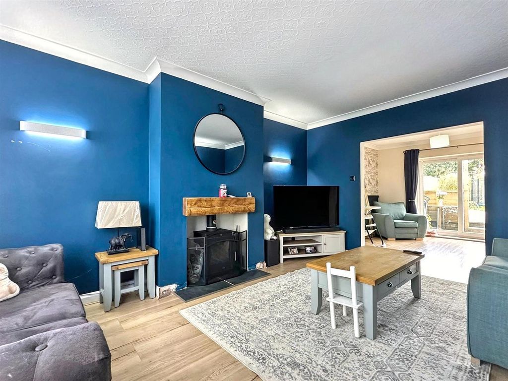 Property photo 2 of 27 Lounge