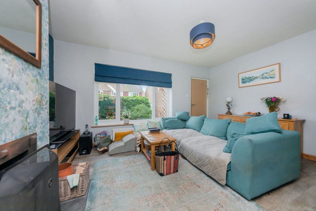 Property photo 3 of 20