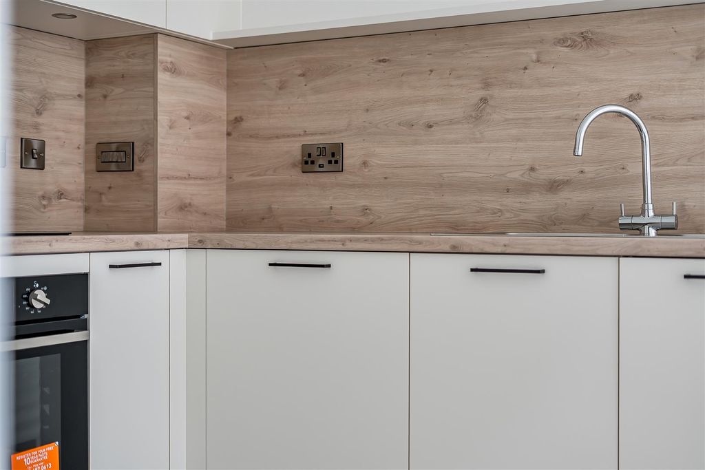 Property photo 3 of 15 1397991-17-6964Eb8A1A017.Jpg