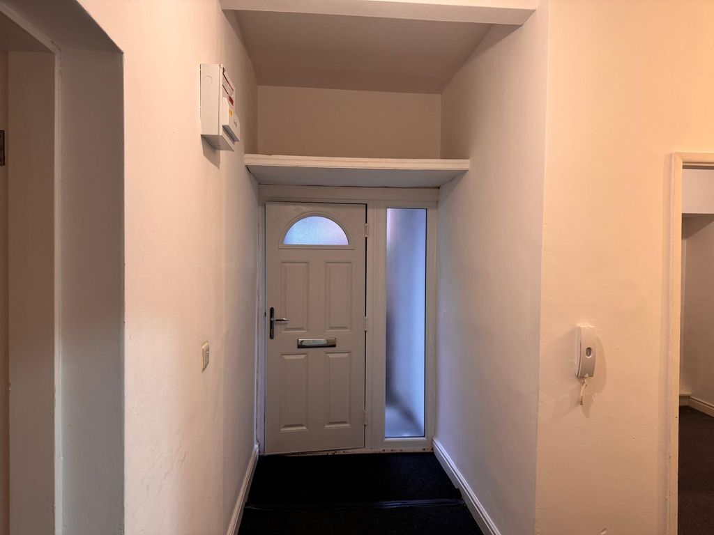 Property photo 2 of 8 Photo 1