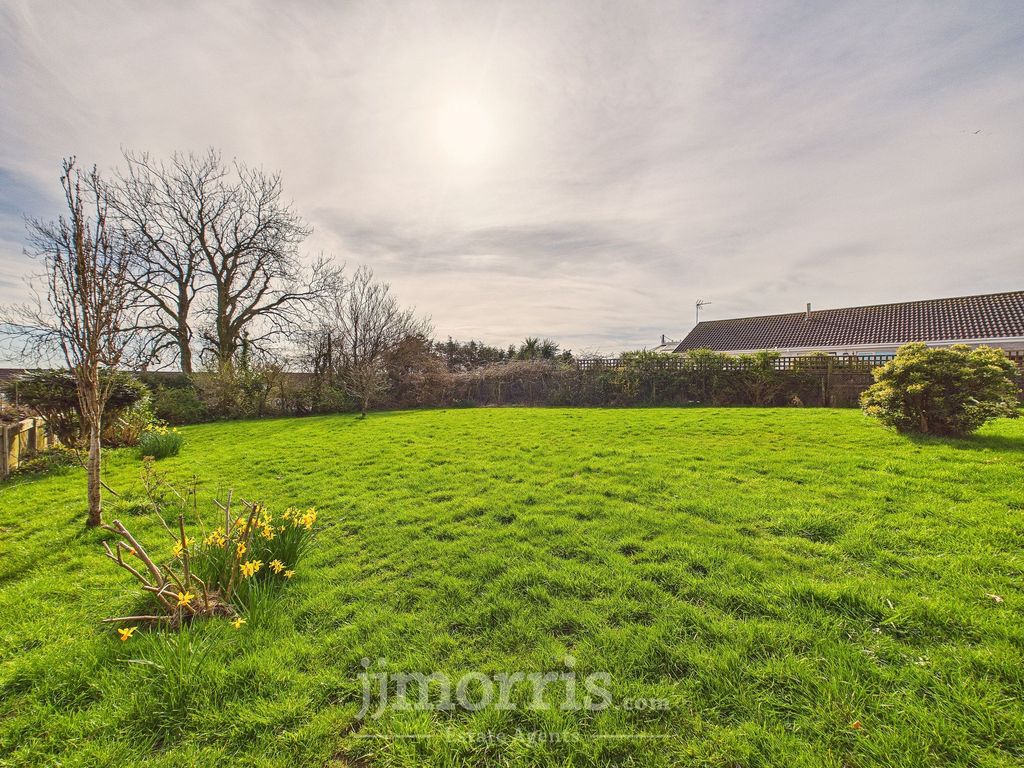 Property photo 2 of 19