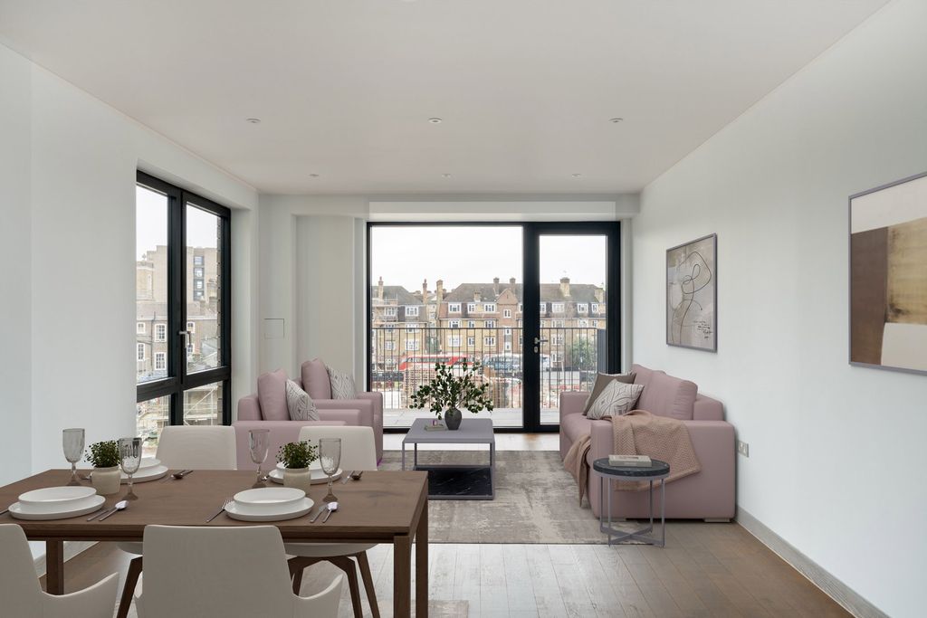 Property photo 2 of 11