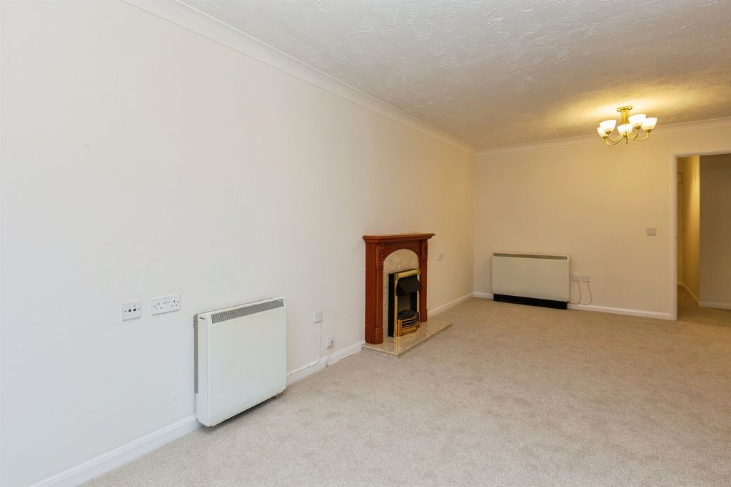 Property photo 3 of 17