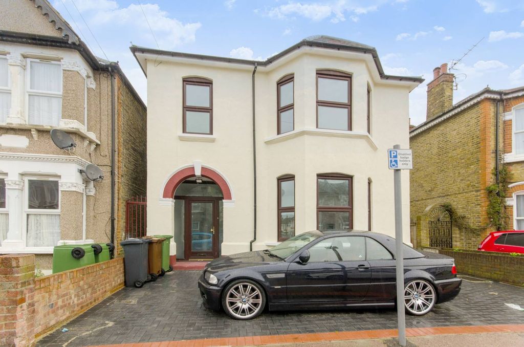 Property photo 1 of 24
