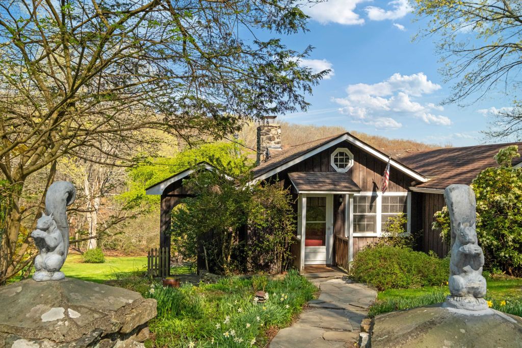 Property photo 1 of 1