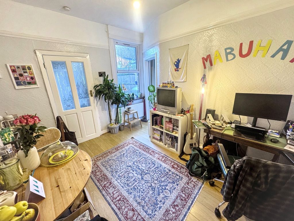 Property photo 3 of 13