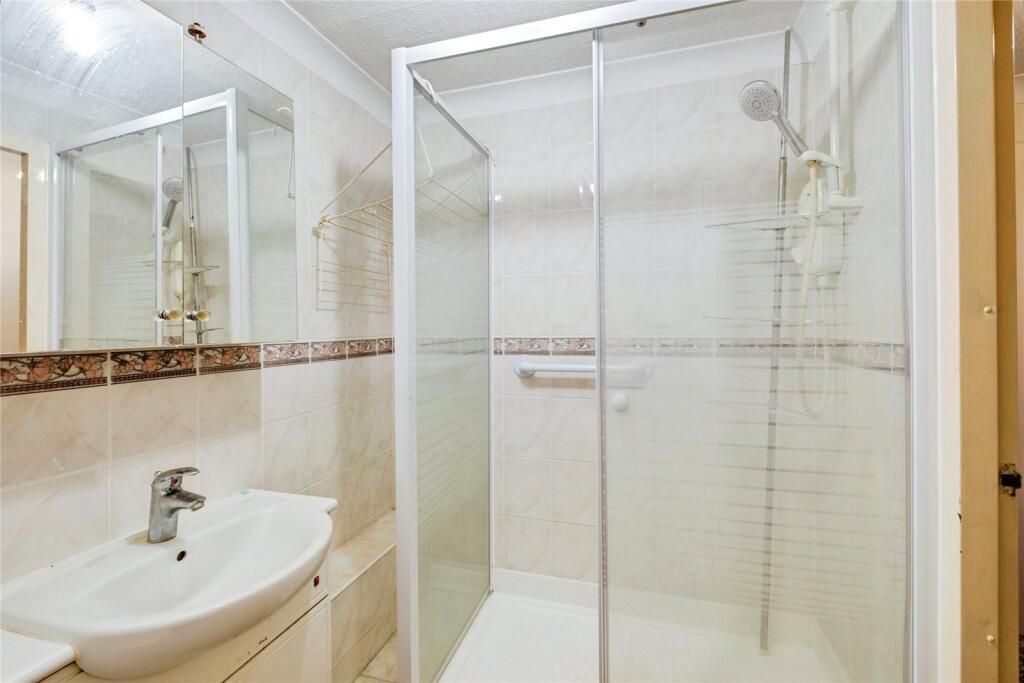 Property photo 1 of 10 Shower Room