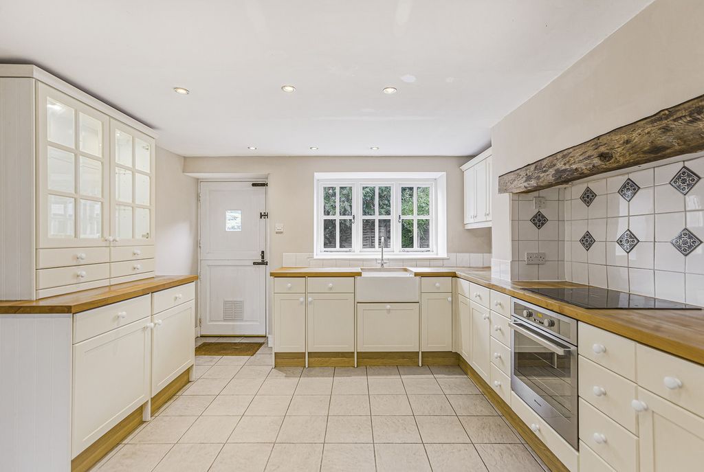 Property photo 2 of 30