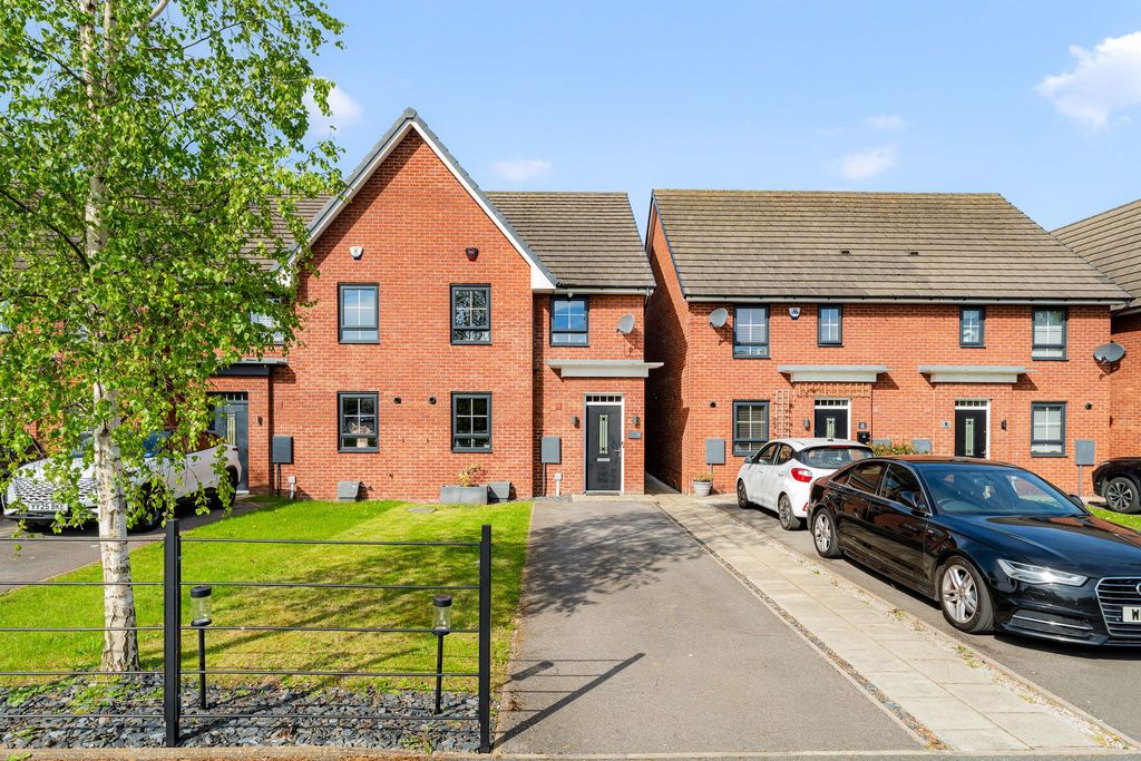 Property photo 1 of 31