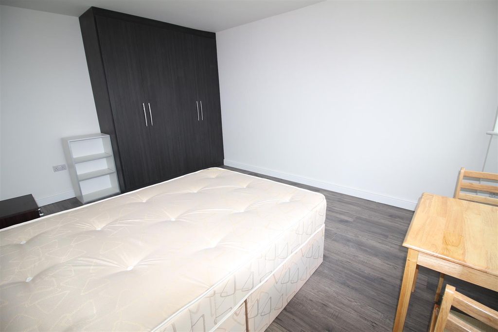 Property photo 3 of 6 Img_2109.Jpg