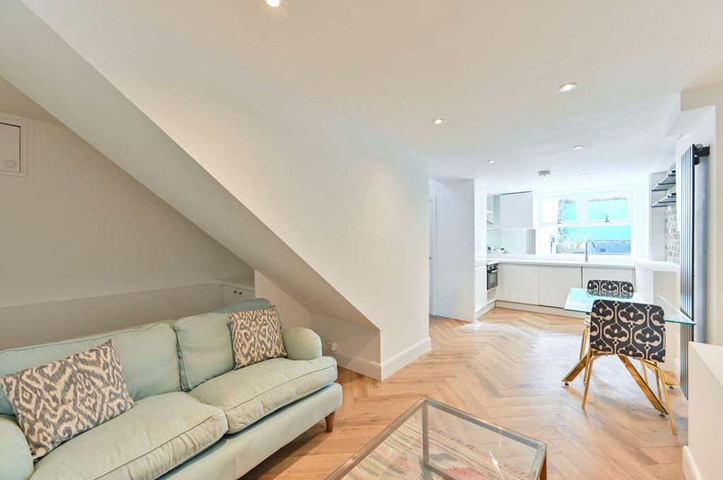 Property photo 3 of 9