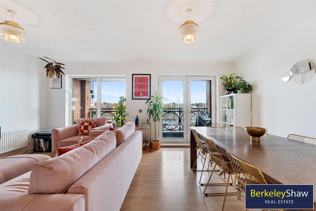 Property photo 3 of 29 Open Plan Living/Dining Area