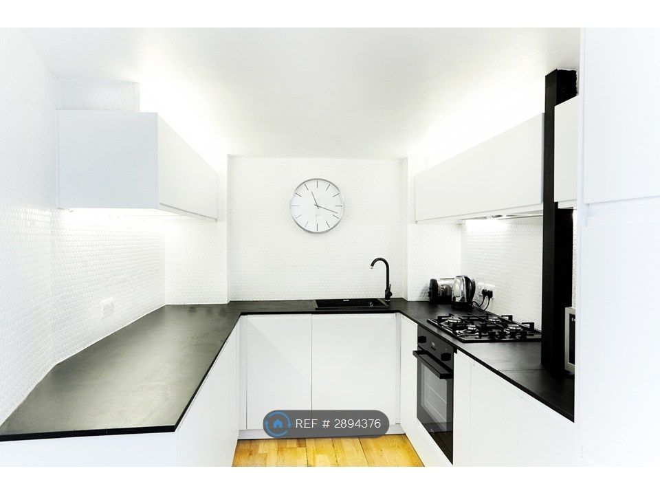 Property photo 3 of 35