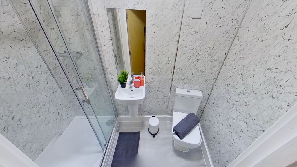 Property photo 3 of 3 Washroom