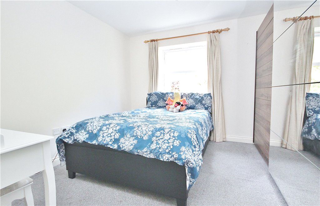 Property photo 3 of 10 Bedroom