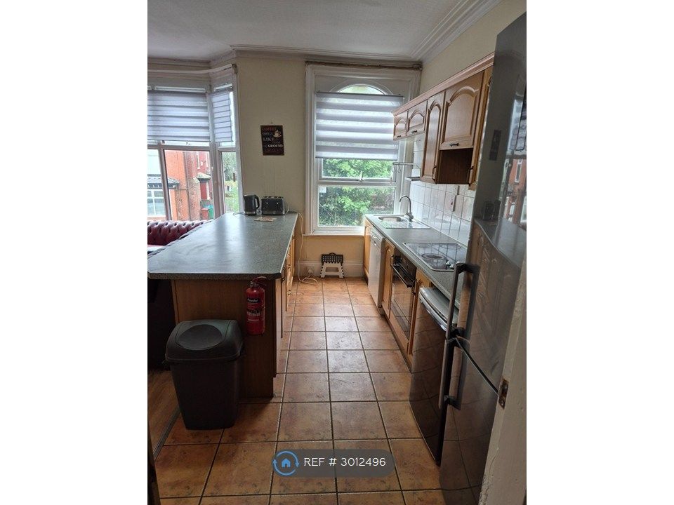 Property photo 2 of 9 Kitchen