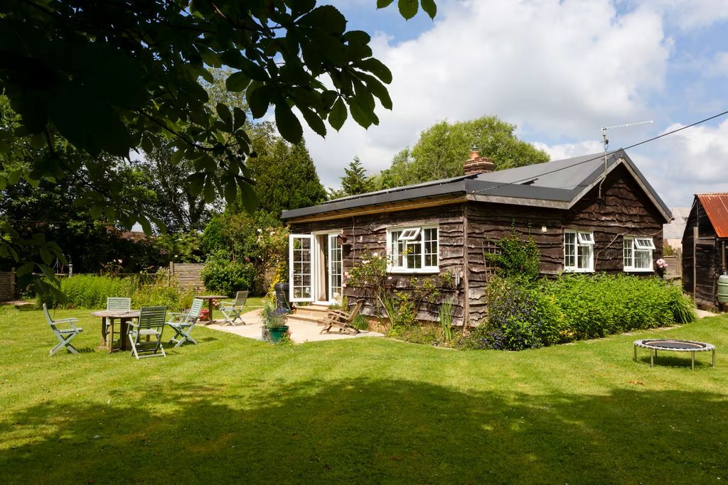 Property photo 1 of 11