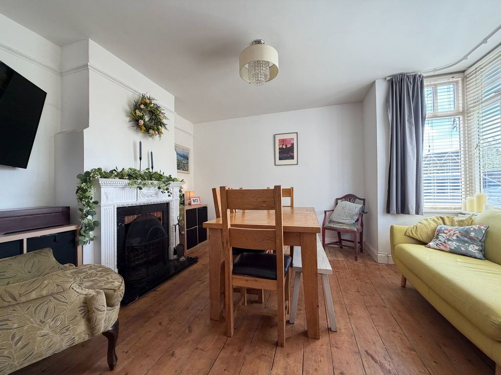 Property photo 3 of 31