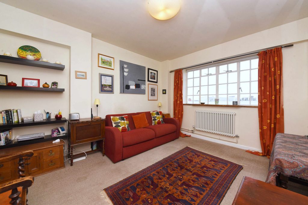 Property photo 3 of 5