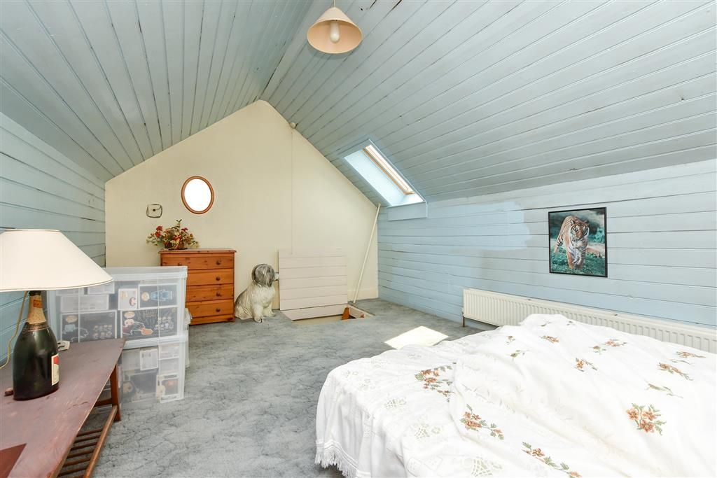 Property photo 3 of 14 Loft Room
