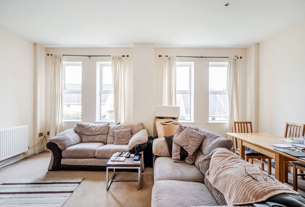 Property photo 3 of 12 Sitting Room