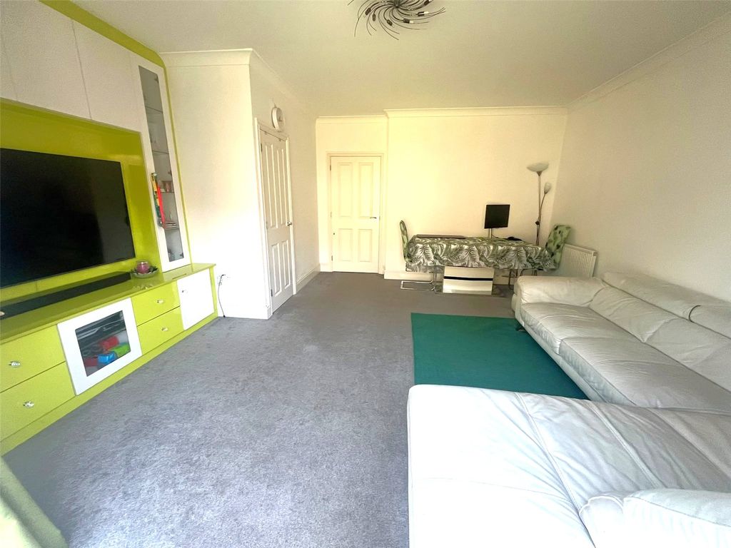 Property photo 2 of 13 Picture No. 04