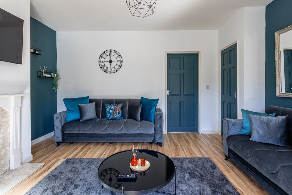 Property photo 1 of 25