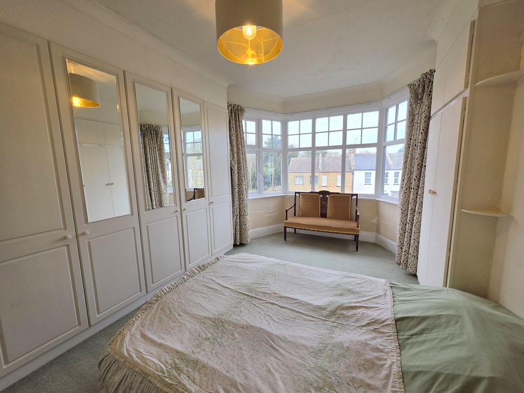 Property photo 3 of 39