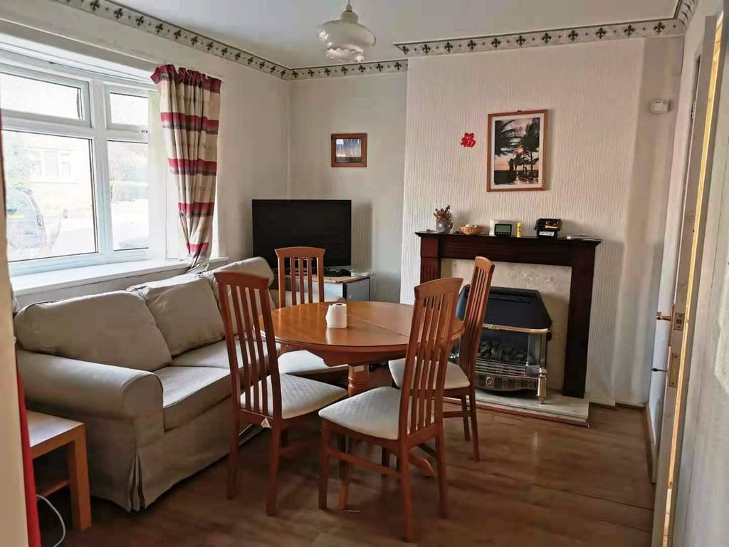 Property photo 2 of 11 Living Room
