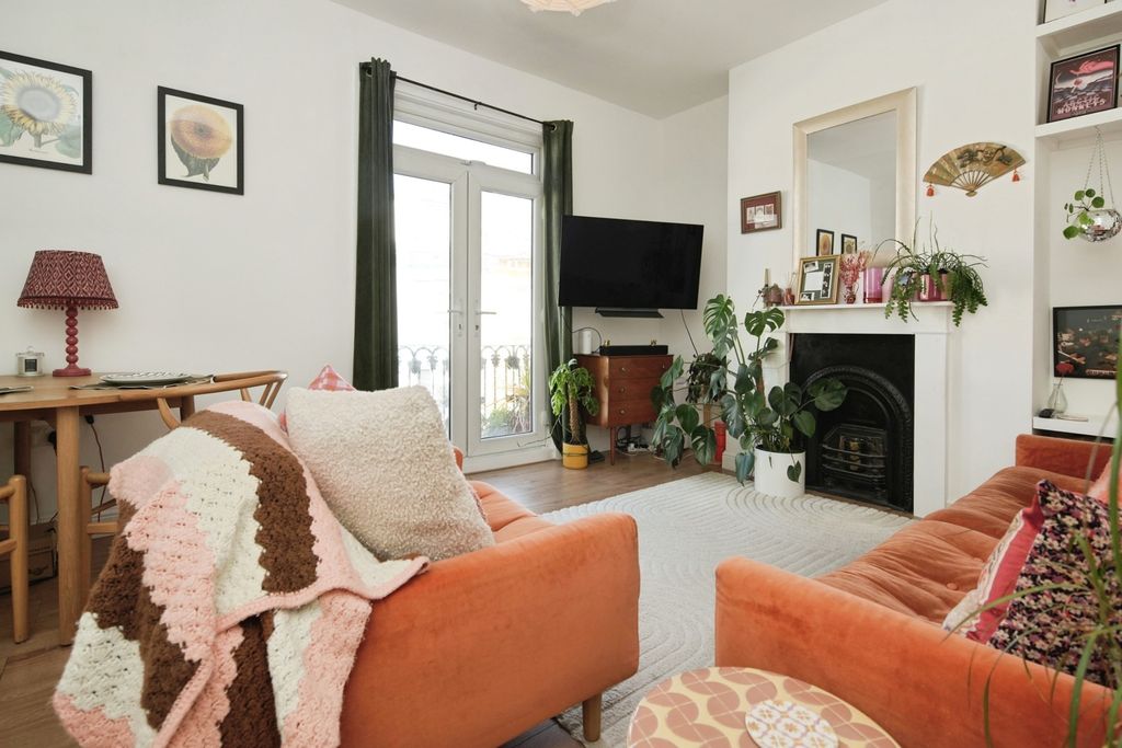 Property photo 2 of 19 Pbox-Img.Jpg