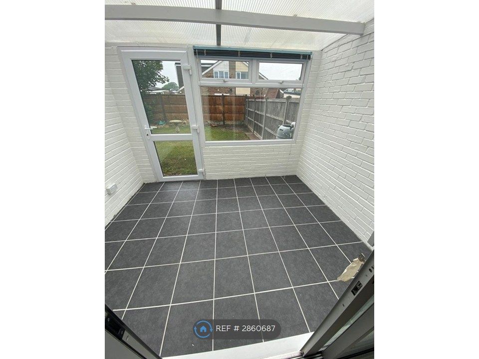 Property photo 3 of 11 Conservatory