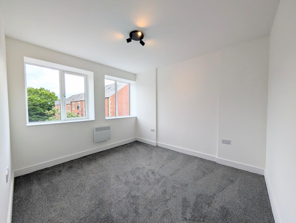 Property photo 3 of 6 Bedroom 1