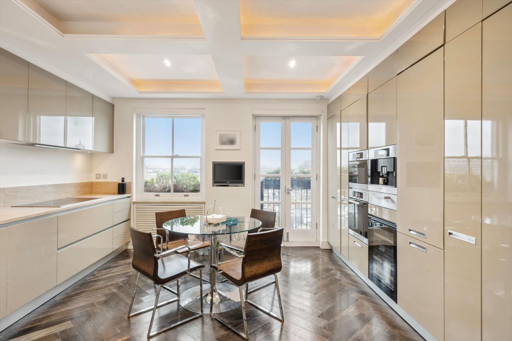 Property photo 2 of 11 Image