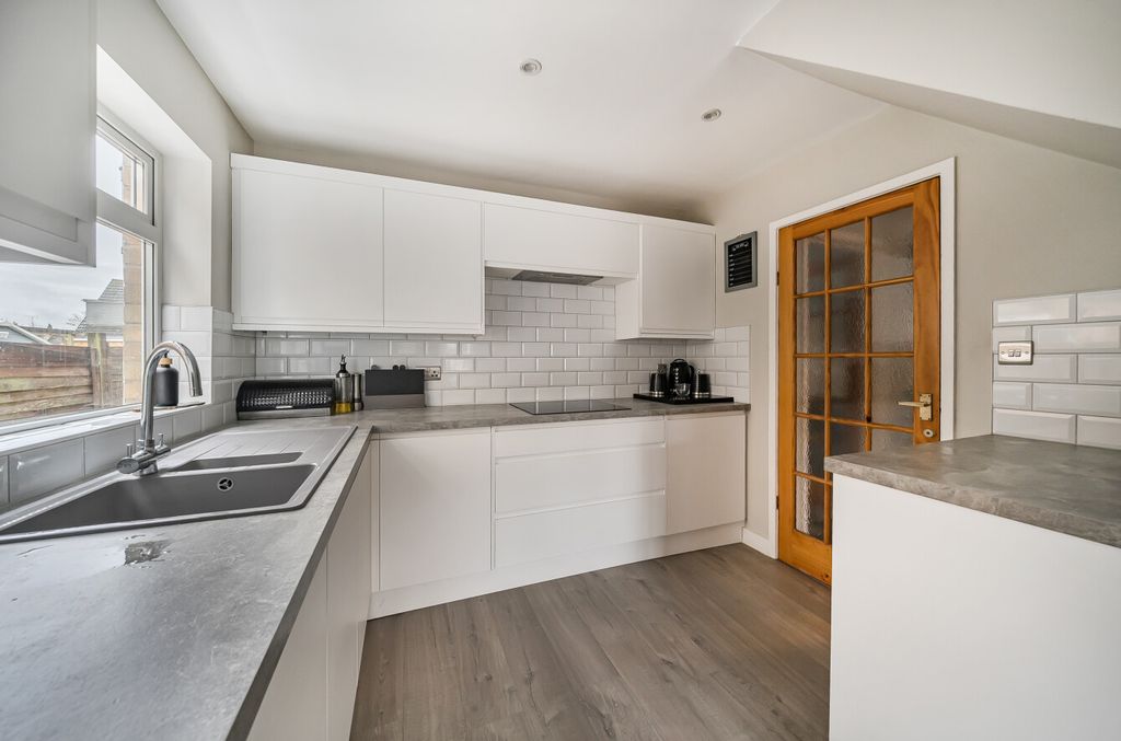 Property photo 3 of 13 13938181069665052A4939