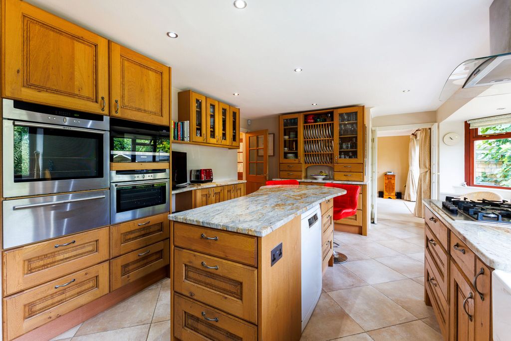 Property photo 3 of 9