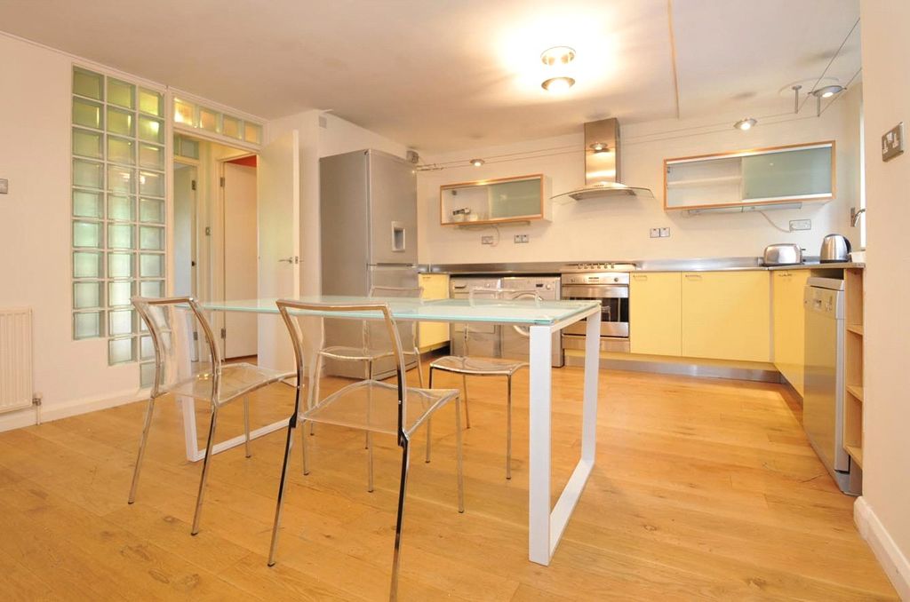 Property photo 2 of 17 Kitchen