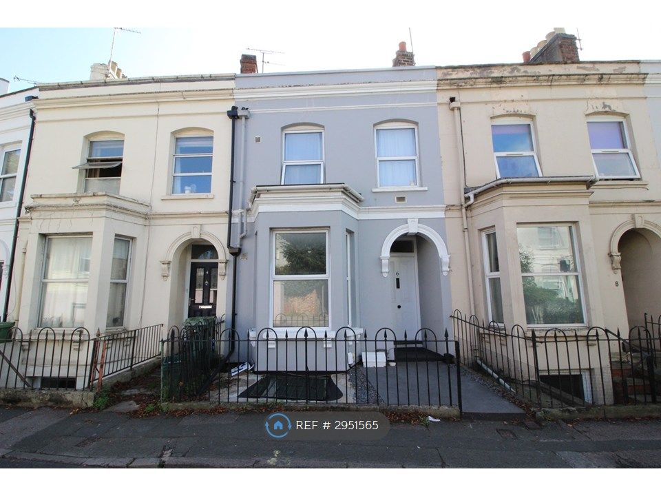 Property photo 3 of 13