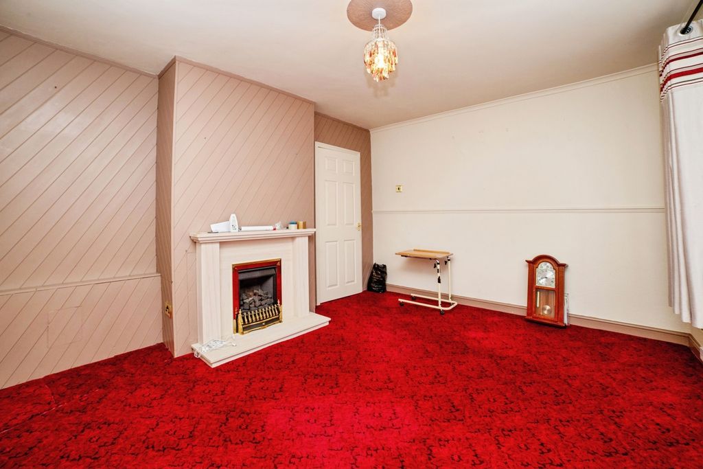 Property photo 3 of 17 Photo