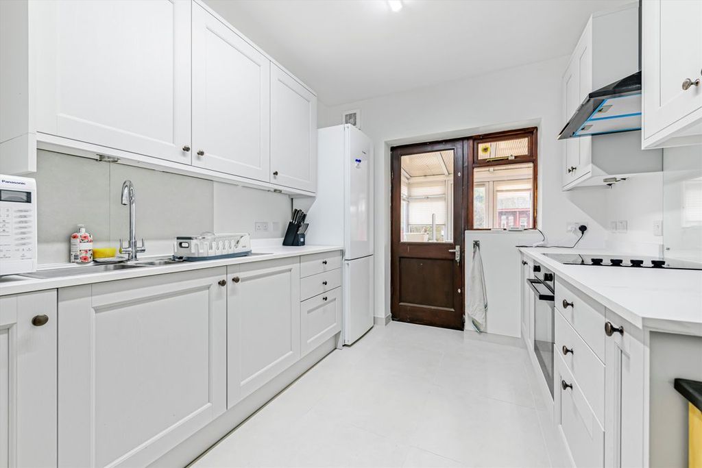 Property photo 3 of 7